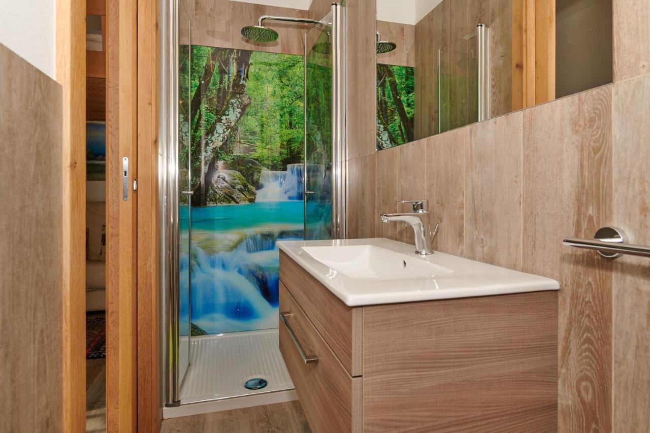 Front Lake Studio With Loft Bed And Pool Бардолино Экстерьер фото