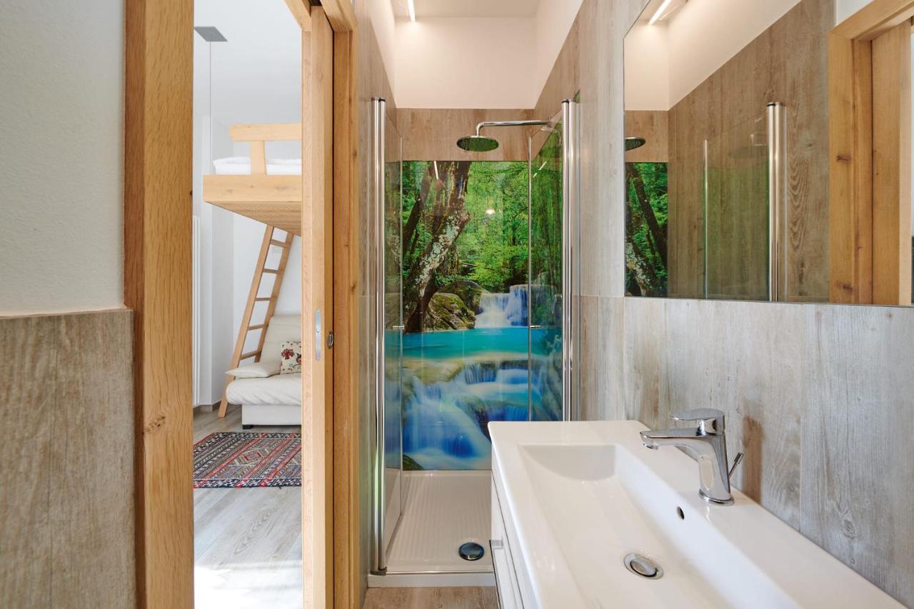 Front Lake Studio With Loft Bed And Pool Бардолино Экстерьер фото